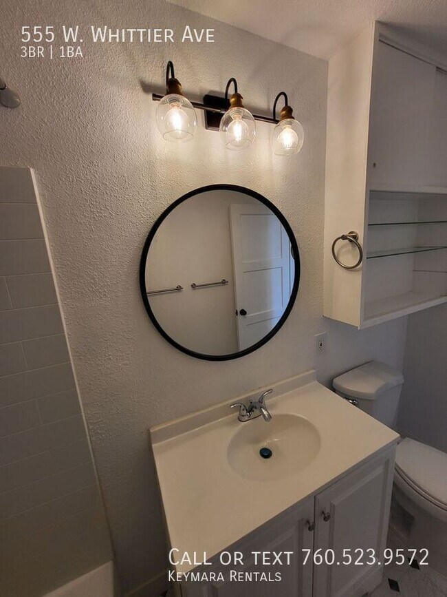 Building Photo - 555 W Whittier Ave