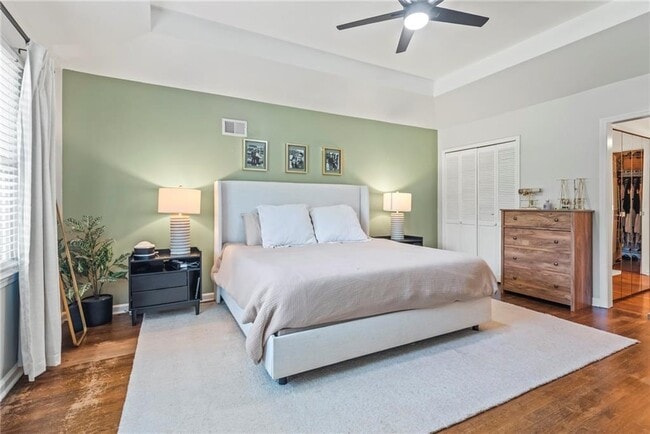 Building Photo - 3201 Lakeridge Dr SE