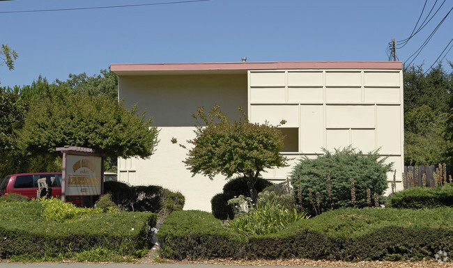 Building Photo - Sun Garden Apartments