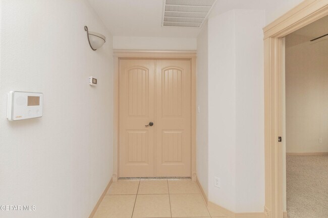 Building Photo - 5349 Jose Duran Ln