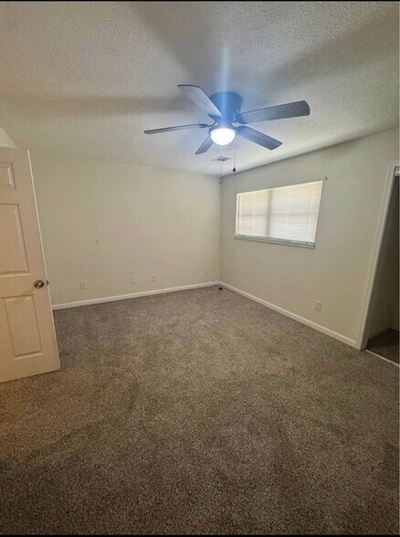 Building Photo - 405 Westcliff Cir