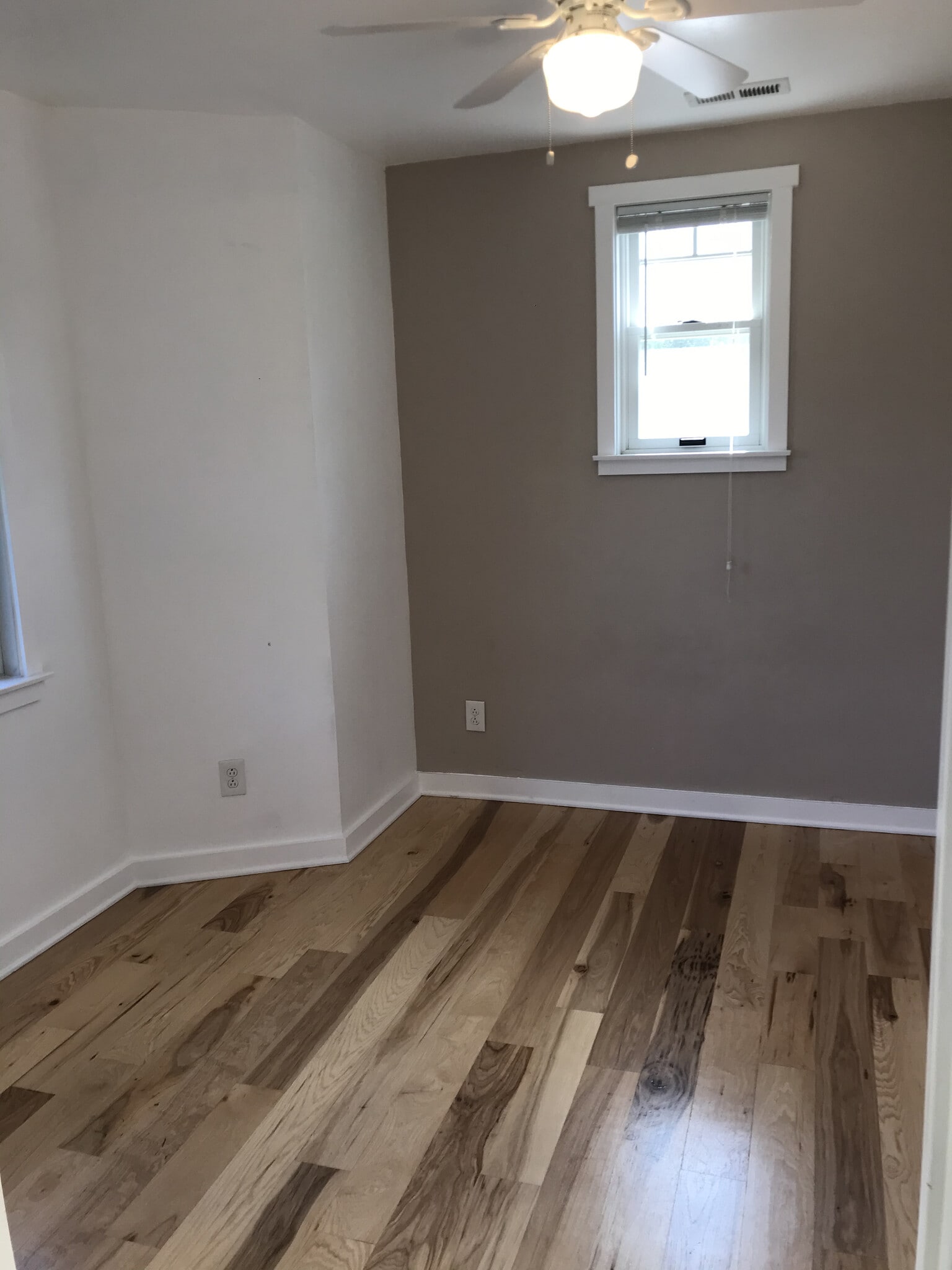upstairs bedroom - 921 Western Dr