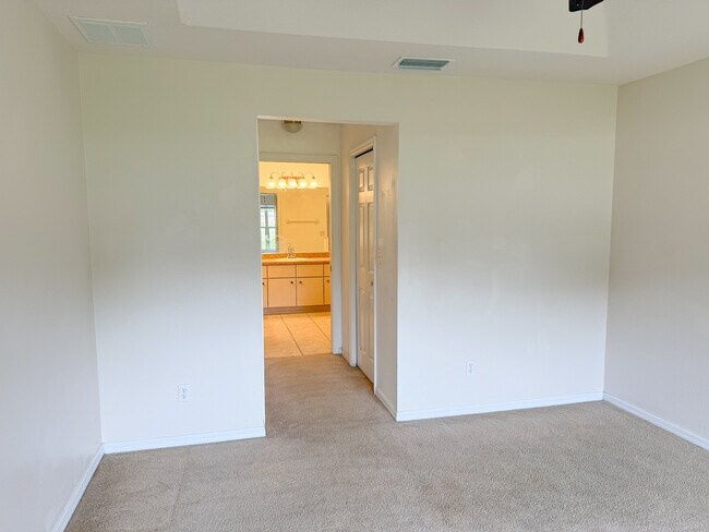 Building Photo - 87 Pine Crse Dr