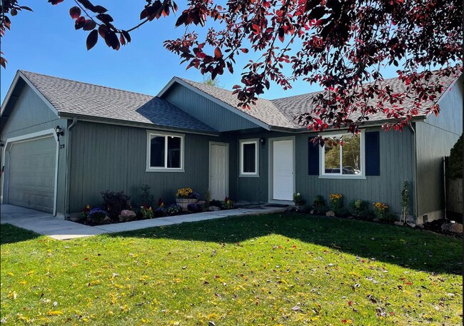 Primary Photo - 3238 SW Metolius Ave