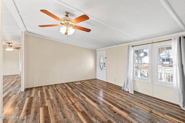 Building Photo - 107 Kayla Ct