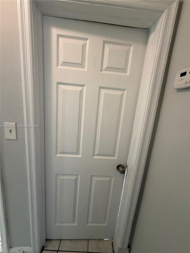 Building Photo - 1444 W 24th St