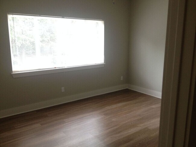 Building Photo - Wildwood 2