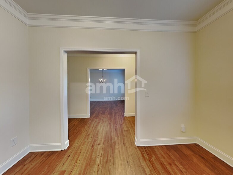 Building Photo - 2515 Beal St