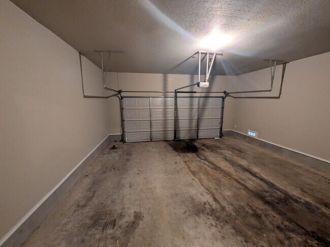Building Photo - 5826 Grandwood Dr