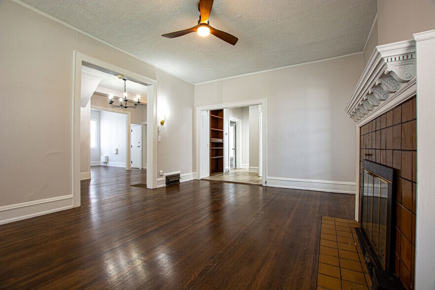 Building Photo - 117 S 39th St
