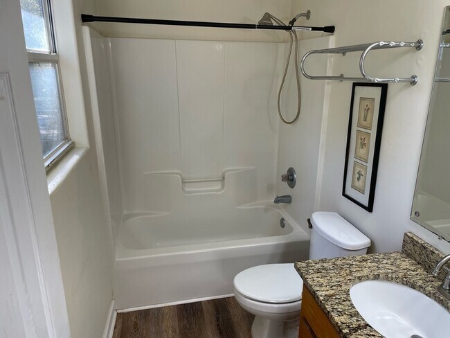 Building Photo - 1901 Faulk Dr