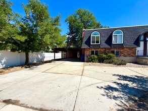 Building Photo - 5721 Highland Dr