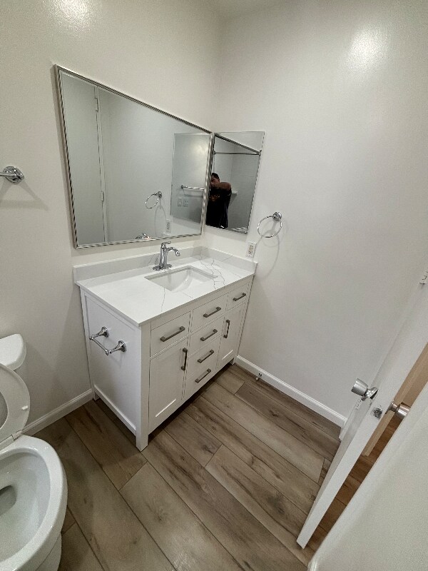 Building Photo - 533 S Hudson Ave