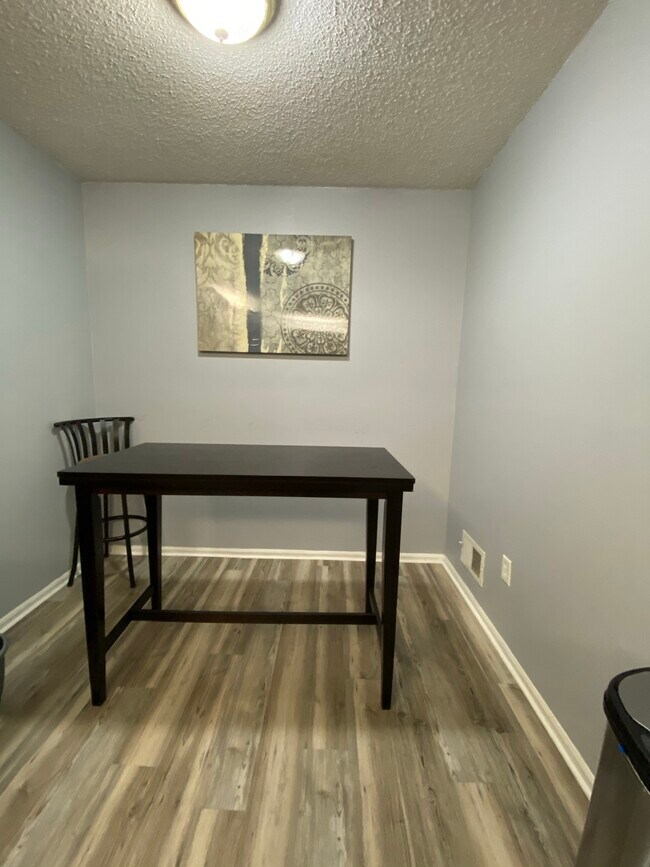 Building Photo - 109 Sussex Pl