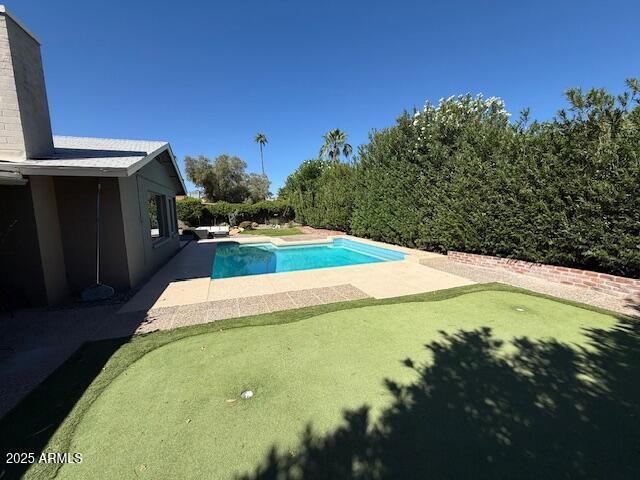 Building Photo - 4428 E Willow Ave