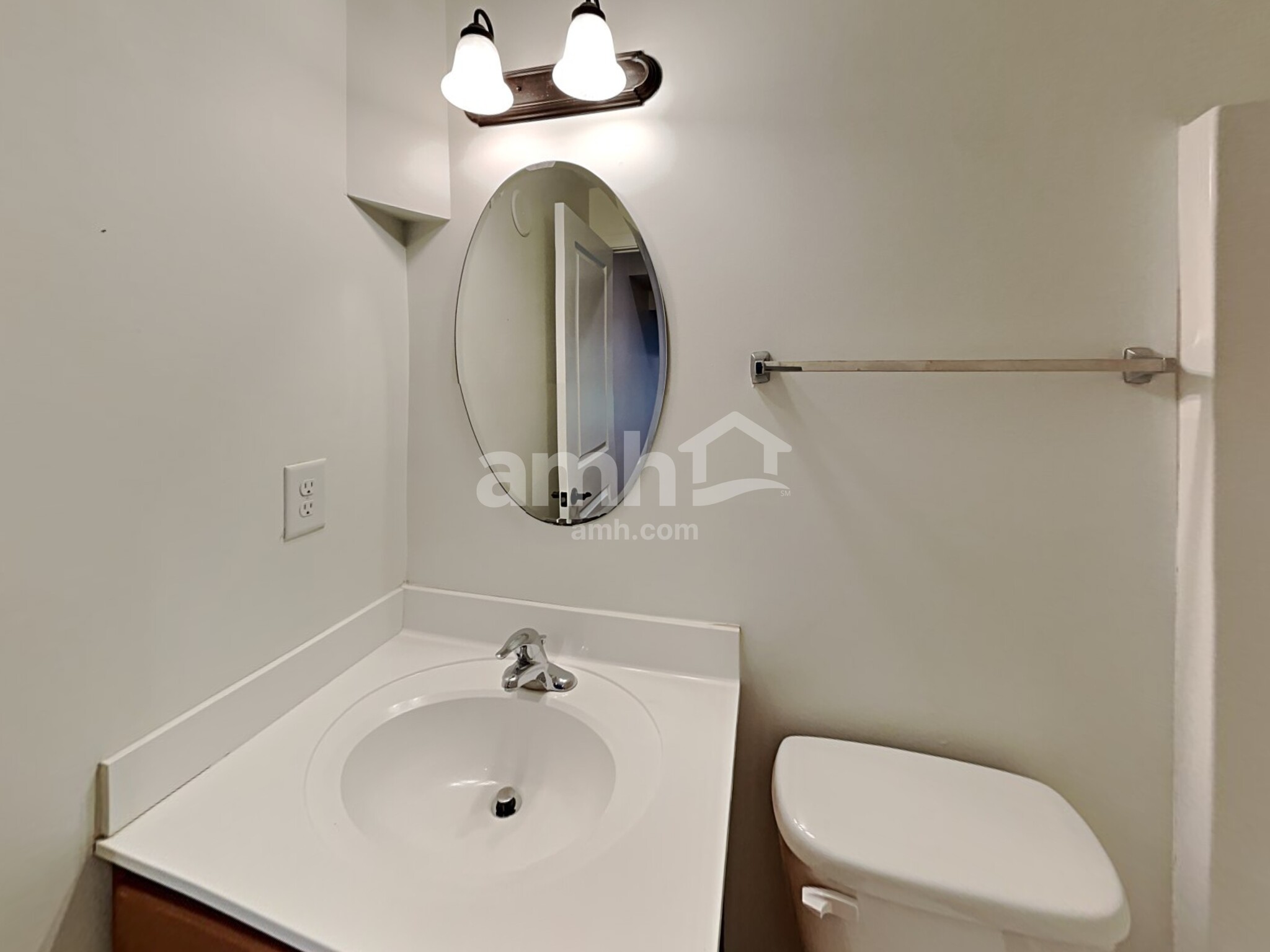 Building Photo - 7184 Kenyon Dr