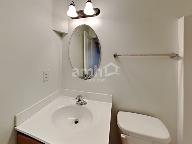 Building Photo - 7184 Kenyon Dr