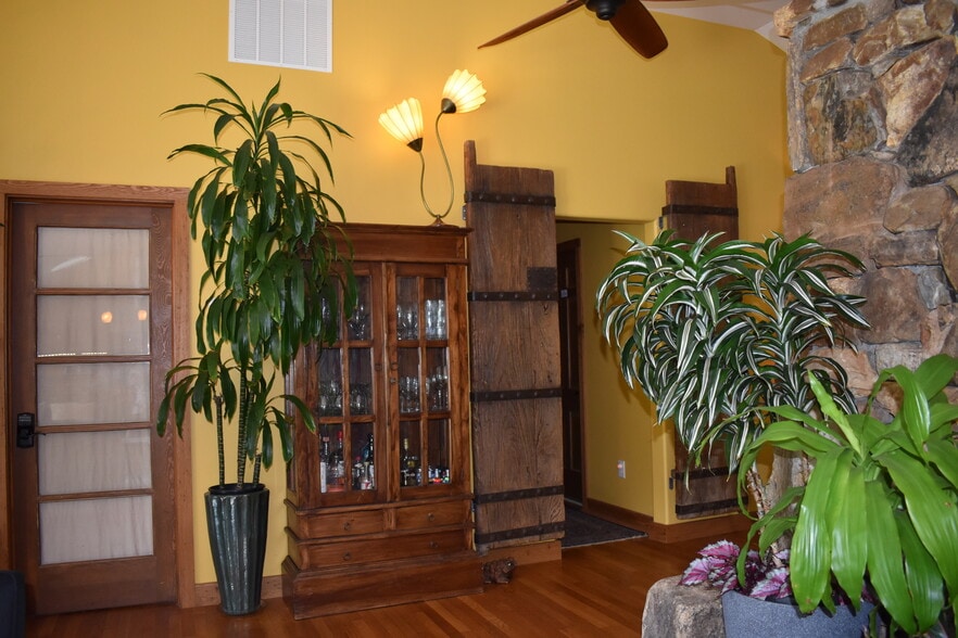 Building Photo - 336 Chunns Cove Rd