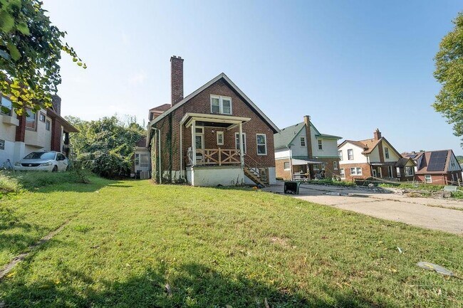 Building Photo - 224 Ehrman Ave