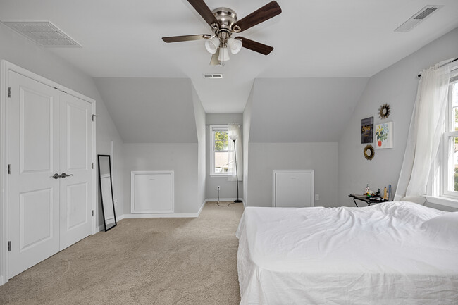 Building Photo - 2446 Gracie White Cir