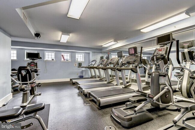 Building Photo - 555 Massachusetts Ave NW