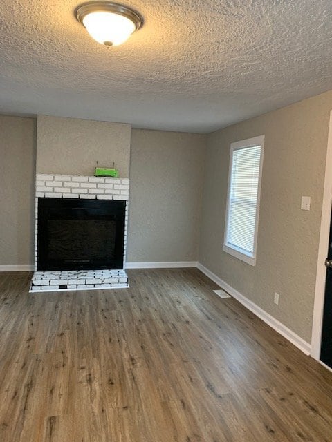 Building Photo - Beautifully update 3 Bed / 1 Bath house wi...
