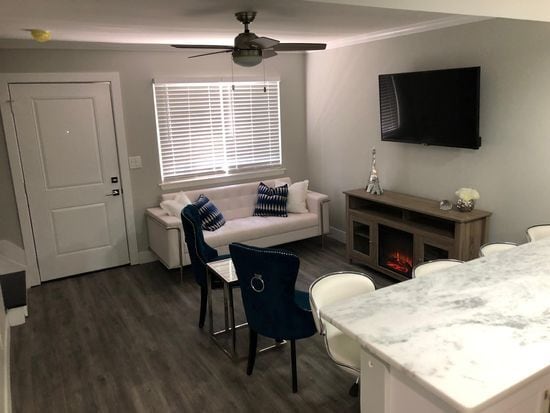 Building Photo - 278 Irwin Pl