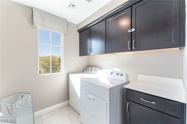 Building Photo - 1506 Visible Ave