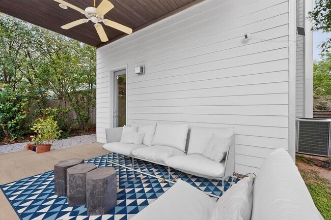 Building Photo - 807 W Gibson St