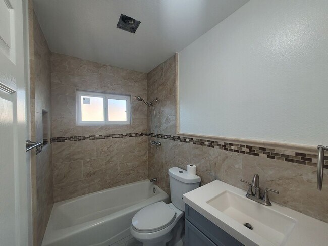 Building Photo - 10138 Arleta Ave