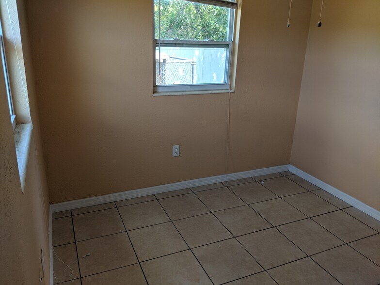 Building Photo - 2146 Ranchita Trail