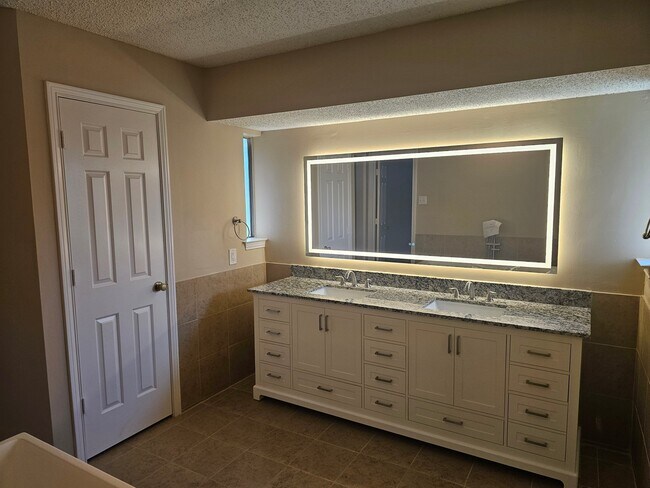 Building Photo - 1340 Grand Teton Dr
