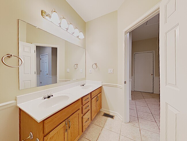 Building Photo - 1367 Fall River Drive