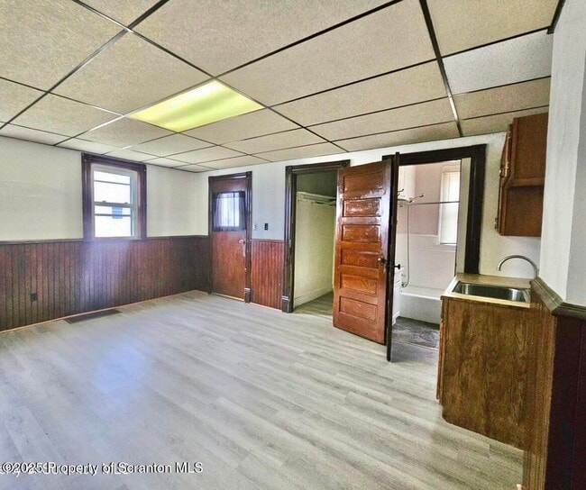 Building Photo - 1531 33 Washburn St