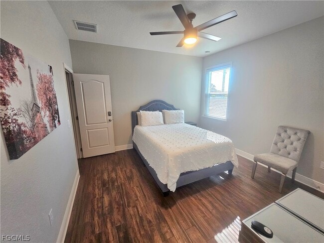 Building Photo - 1919 SW 26th Terrace