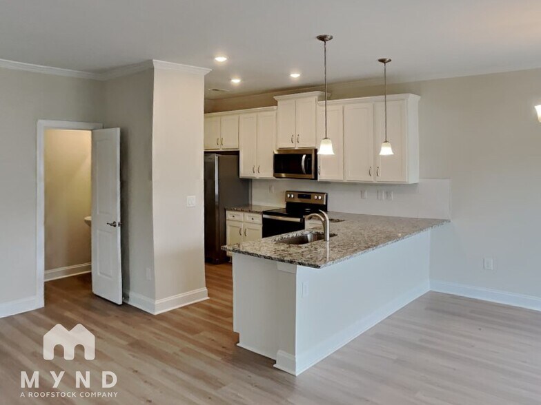 Building Photo - 207 Susannah St