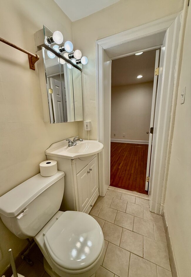 Building Photo - 2205 Fitzwater St