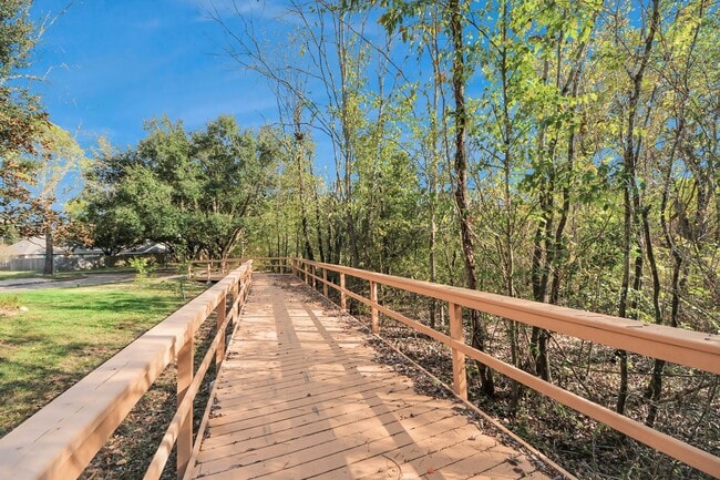 Building Photo - 20922 Whitevine Way