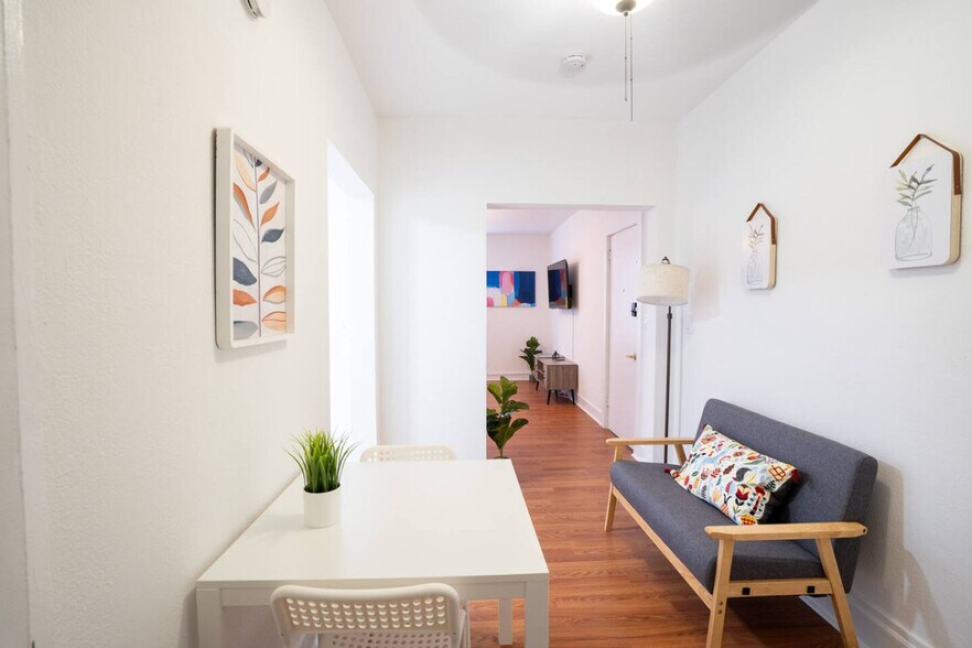 Building Photo - 444 Ponce de Leon Blvd