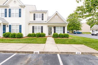 Building Photo - Beautiful 2-Story 3 bedroom and 2.5 townhouse in High Point, off Skeet Club Rd and Eastchester