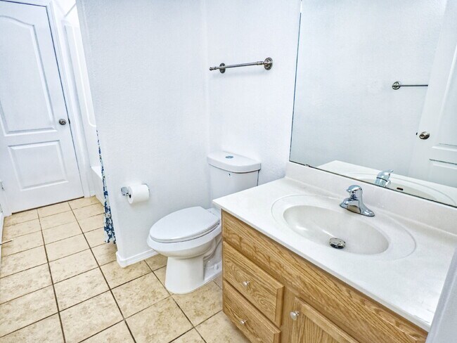 Building Photo - Nice, 1 Level, 4 Bedroom Home in Northern Meadows