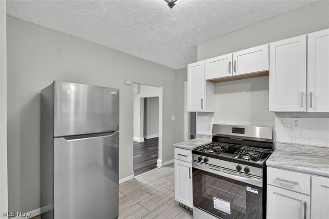 Building Photo - 12912 Maplerow Ave