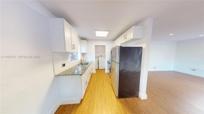 Building Photo - 404 NW 21st Terrace