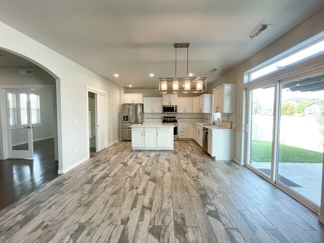 Building Photo - 11473 Baserri Dr