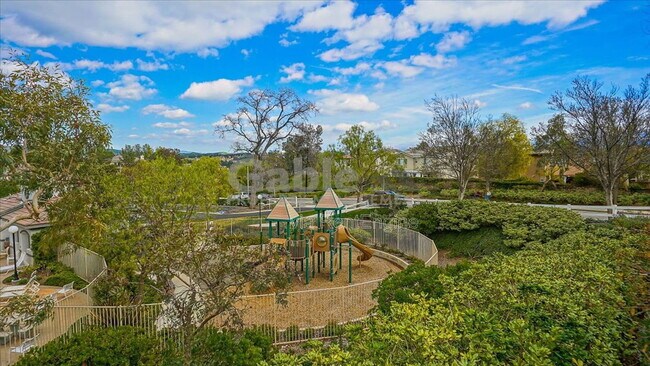 Building Photo - 24322 Alyssum Pl