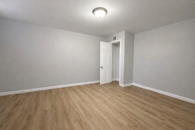 Building Photo - Well-Maintained 4BR Townhome in Prime Baltimore Location