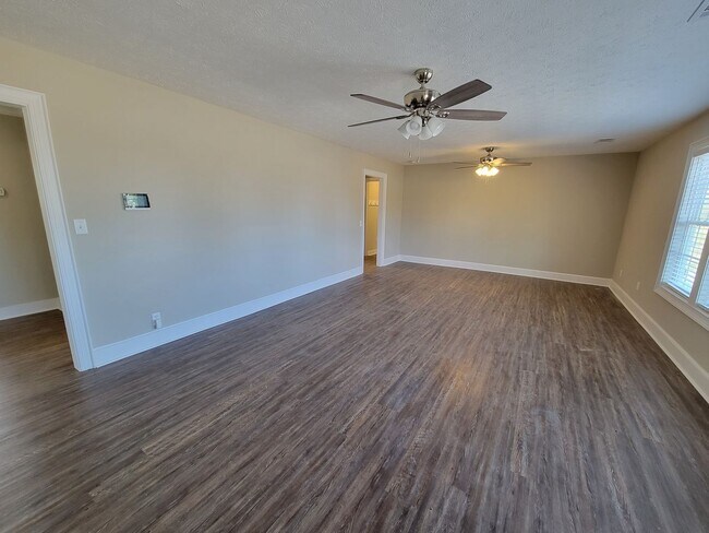 Building Photo - 4137 US-301