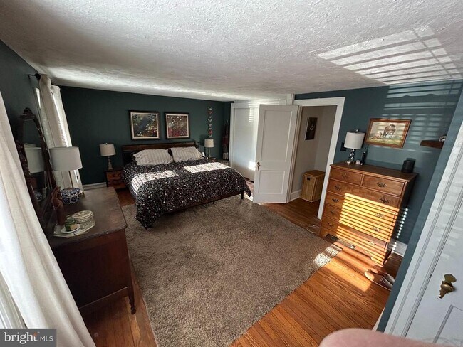 Building Photo - 520 Ridge St