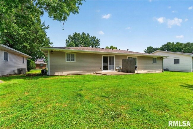 Building Photo - 8 Sundowner Ln