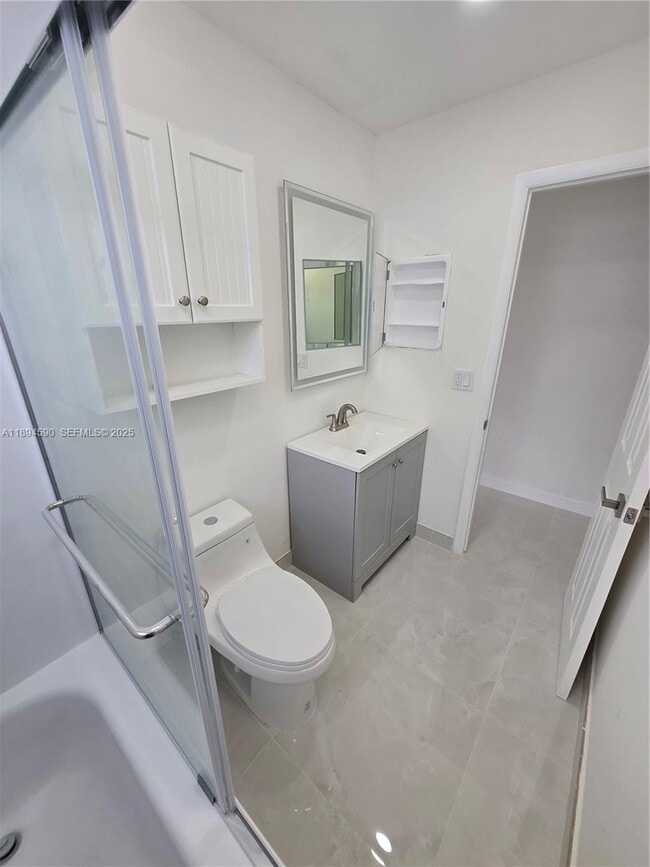 Building Photo - 600 SW 8th Pl